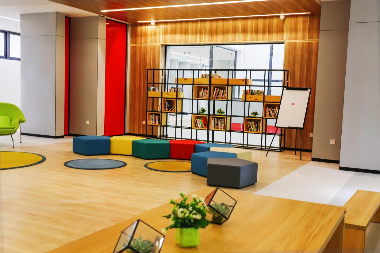 自主开放的阅览室